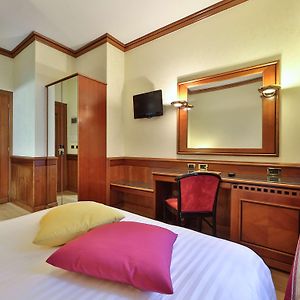 Small Double Room French Bed